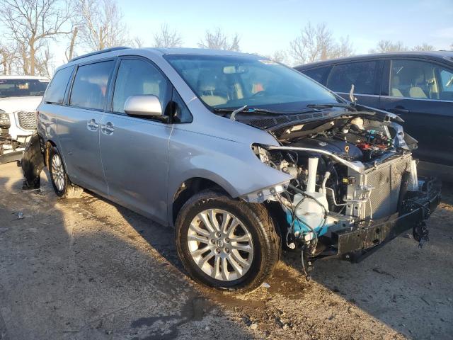 Photo 4 from auction – 2017 TOYOTA SIENNA XLE with VIN 5TDYZ3DC3HS804574