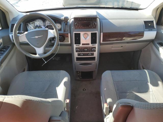 Photo 8 from auction – 2010 CHRYSLER TOWN & COU with VIN 2A4RR5D18AR391655