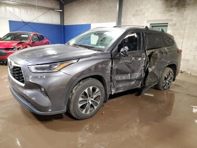 TOYOTA HIGHLANDER 2021 with VIN 5TDHZRBH9MS542975 - Photo from auction
