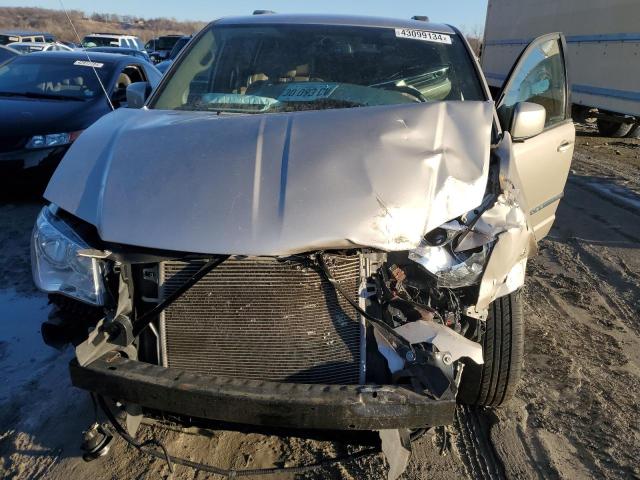 Photo 12 from auction – 2015 CHRYSLER TOWN & COU with VIN 2C4RC1BG7FR521908