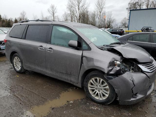 Photo 4 from auction – 2016 TOYOTA SIENNA XLE with VIN 5TDYK3DC1GS763414