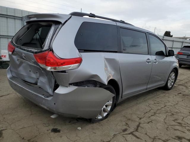 Photo 3 from auction – 2011 TOYOTA SIENNA XLE with VIN 5TDYK3DCXBS029878