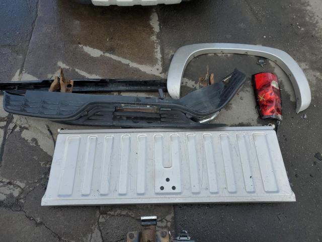 Photo 12 from auction – 2005 CHEVROLET SILVERADO with VIN 1GCEK19Z75Z207544