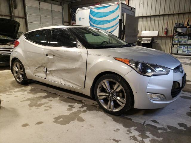 Photo 4 from auction – 2017 HYUNDAI VELOSTER with VIN KMHTC6AD5HU314896