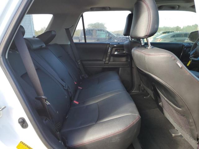 Photo 11 from auction – 2023 TOYOTA 4RUNNER SE with VIN JTERU5JR8P6135543