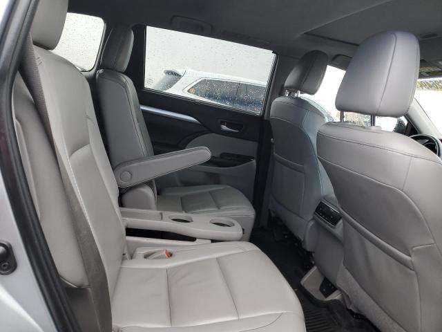 Photo 11 from auction – 2019 TOYOTA HIGHLANDER with VIN 5TDJZRFH1KS949018