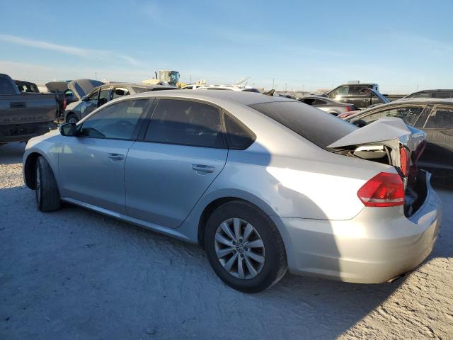 Photo 2 from auction – 2015 VOLKSWAGEN PASSAT S with VIN 1VWAT7A3XFC002601