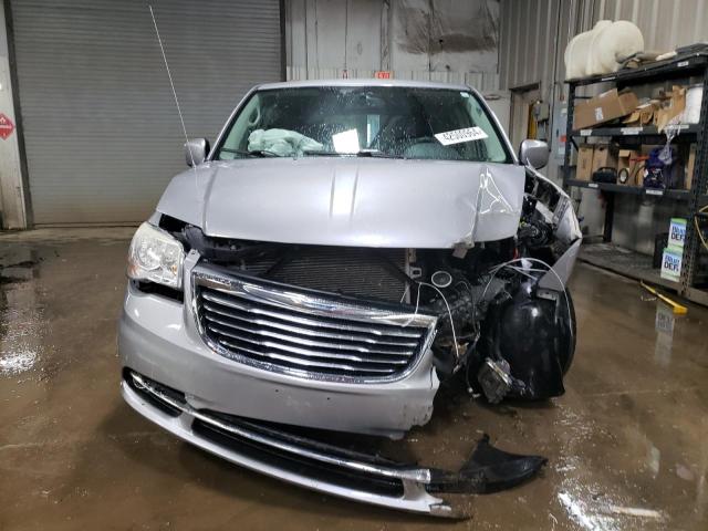 Photo 5 from auction – 2014 CHRYSLER TOWN & COU with VIN 2C4RC1BG8ER372147