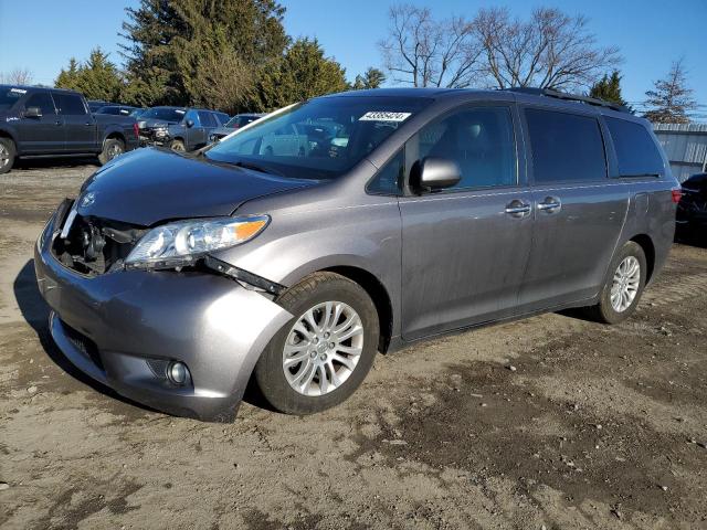 Photo 1 from auction – 2015 TOYOTA SIENNA XLE with VIN 5TDYK3DC1FS658581