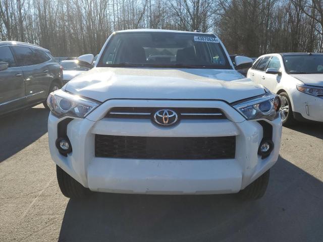Photo 5 from auction – 2022 TOYOTA 4RUNNER SR with VIN JTEMU5JR9N6047902