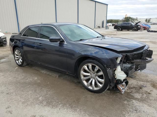 Photo 4 from auction – 2017 CHRYSLER 300 LIMITE with VIN 2C3CCAAG2HH653429