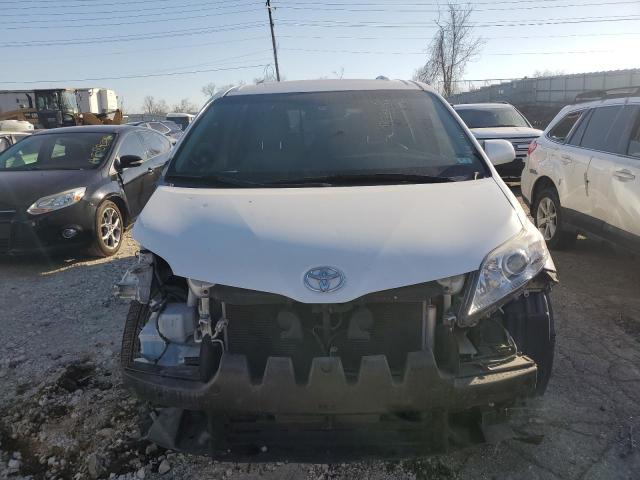 Photo 5 from auction – 2017 TOYOTA SIENNA XLE with VIN 5TDYZ3DC6HS825340
