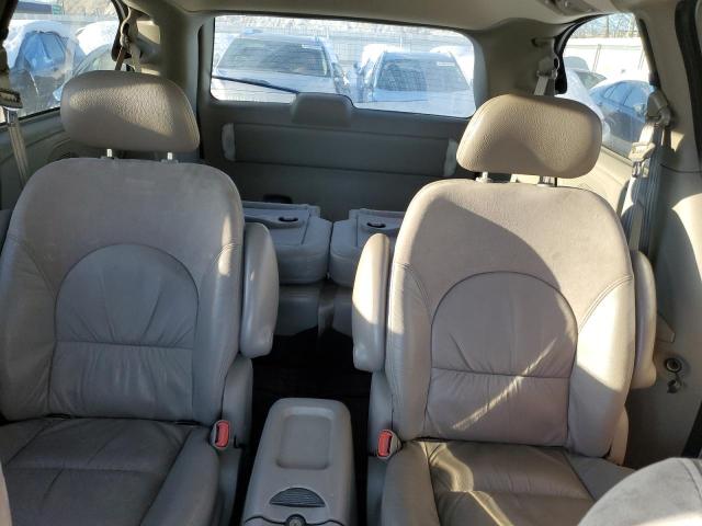 Photo 10 from auction – 2002 CHRYSLER TOWN & COU with VIN 2C8GT64L52R683561