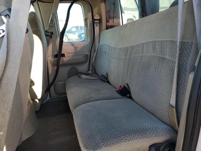 Photo 10 from auction – 2000 FORD F150 with VIN 1FTRX17L3YKB27608