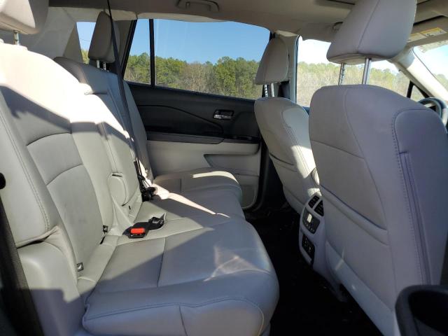 Photo 11 from auction – 2017 HONDA PILOT TOUR with VIN 5FNYF5H96HB011700
