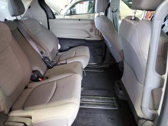 Photo 11 from auction – 2021 TOYOTA SIENNA LE with VIN 5TDKSKFC5MS017444