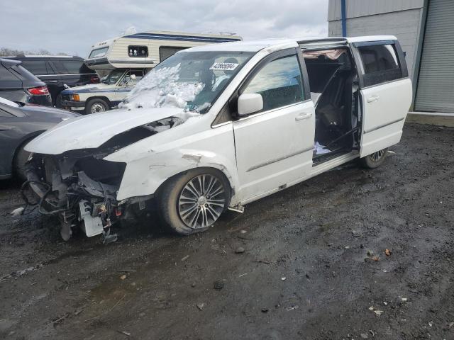 Photo 1 from auction – 2014 CHRYSLER TOWN & COU with VIN 2C4RC1HG3ER199855
