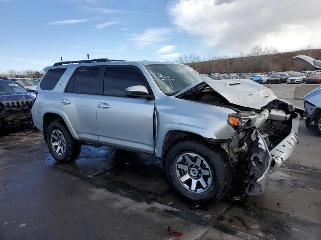 Photo 4 from auction – 2019 TOYOTA 4RUNNER SR with VIN JTEBU5JR9K5703430