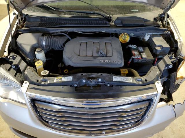 Photo 12 from auction – 2015 CHRYSLER TOWN & COU with VIN 2C4RC1CG9FR727200