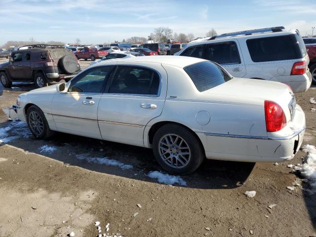 Photo 2 from auction – 2004 LINCOLN TOWN CAR U with VIN 1LNHM83W24Y640056