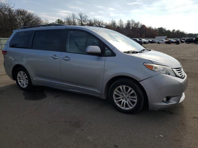 Photo 4 from auction – 2015 TOYOTA SIENNA XLE with VIN 5TDYK3DC3FS647341