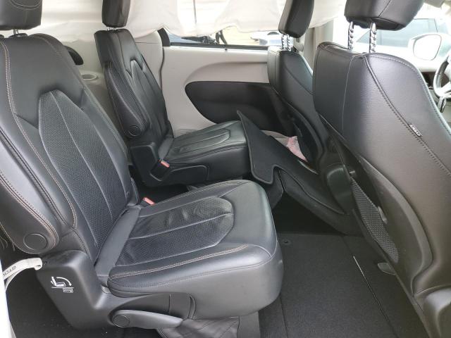 Photo 10 from auction – 2018 CHRYSLER PACIFICA T with VIN 2C4RC1BG1JR235724