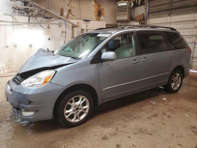TOYOTA SIENNA XLE 2004 with VIN 5TDBA22C64S012875 - Photo from auction