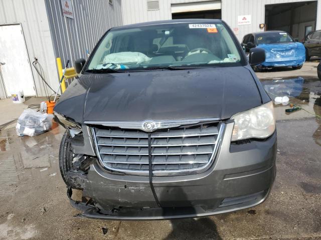 Photo 5 from auction – 2010 CHRYSLER TOWN & COU with VIN 2A4RR2D11AR374808
