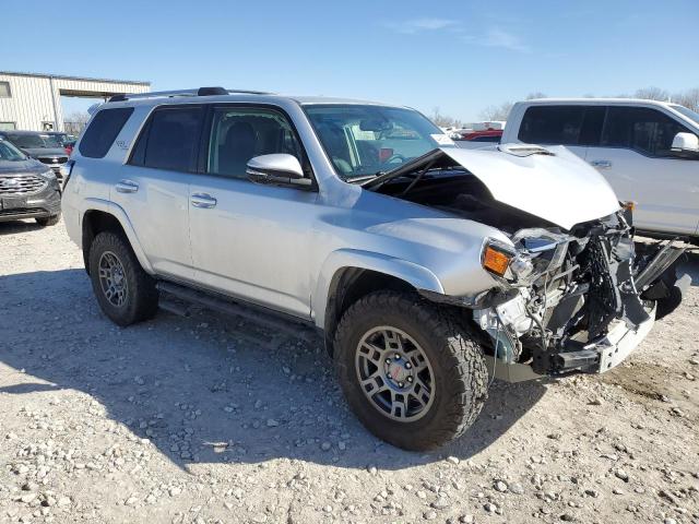 Photo 4 from auction – 2018 TOYOTA 4RUNNER SR with VIN JTEBU5JR5J5500372