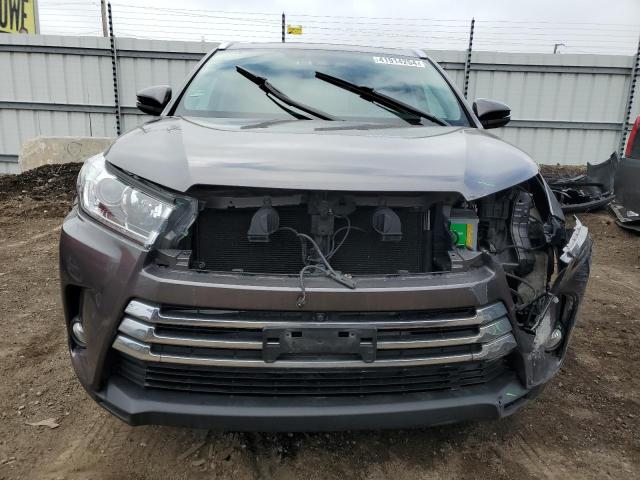 Photo 5 from auction – 2017 TOYOTA HIGHLANDER with VIN 5TDDZRFH6HS467389