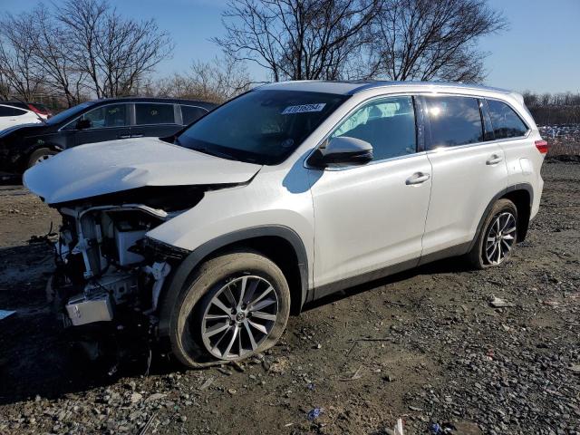 TOYOTA HIGHLANDER 2019 with VIN 5TDJZRFH9KS574446 - Photo from auction