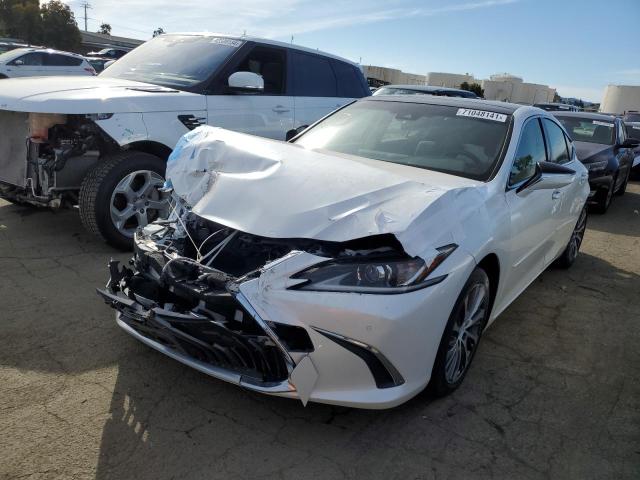 LEXUS ES 350 2019 with VIN JTHBZ1B15K2004237 - Photo from auction