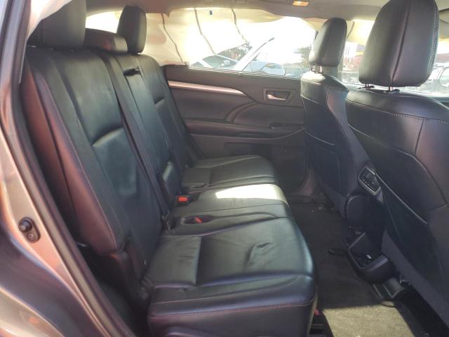 Photo 11 from auction – 2016 TOYOTA HIGHLANDER with VIN 5TDJKRFH6GS501238