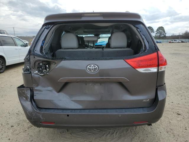 Photo 6 from auction – 2011 TOYOTA SIENNA XLE with VIN 5TDYK3DC2BS057593