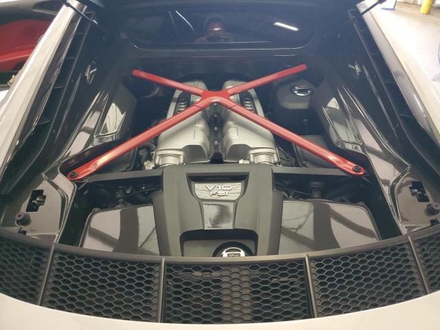 Photo 11 from auction – 2018 AUDI R8 5.2 PLU with VIN WUAKBAFX9J7900145