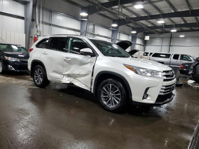 Photo 4 from auction – 2018 TOYOTA HIGHLANDER with VIN 5TDJZRFH1JS901436