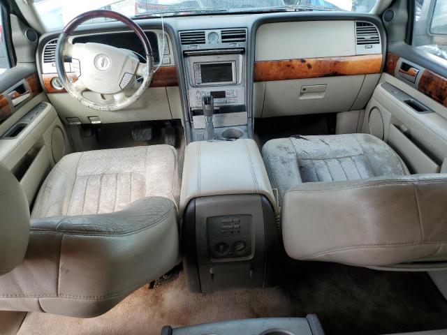 Photo 8 from auction – 2004 LINCOLN NAVIGATOR with VIN 5LMFU27R74LJ04903