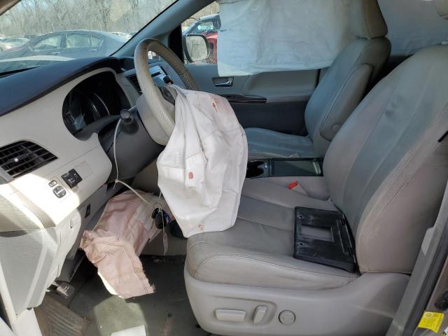 Photo 7 from auction – 2012 TOYOTA SIENNA XLE with VIN 5TDYK3DC6CS266529