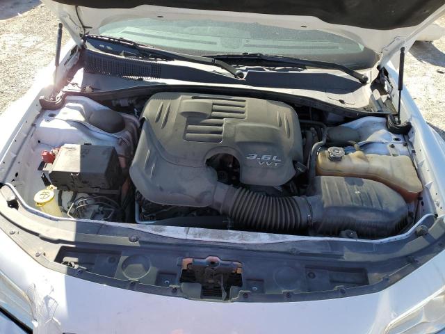 Photo 11 from auction – 2017 CHRYSLER 300 LIMITE with VIN 2C3CCARG0HH534248