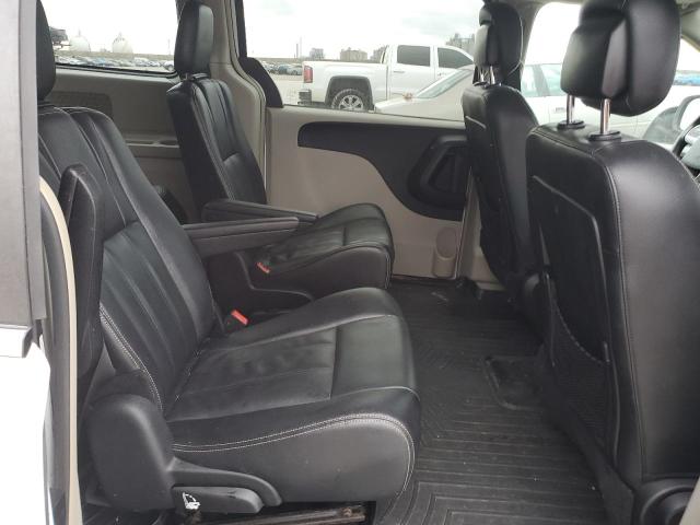 Photo 11 from auction – 2014 CHRYSLER TOWN & COU with VIN 2C4RC1BG3ER343204