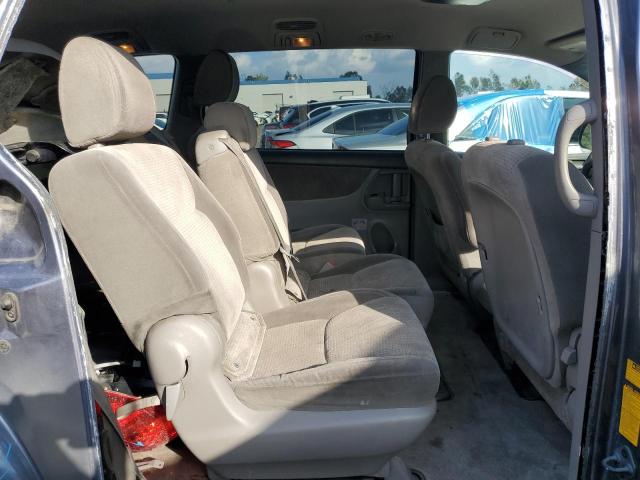 Photo 11 from auction – 2010 TOYOTA SIENNA CE with VIN 5TDKK4CC9AS295386