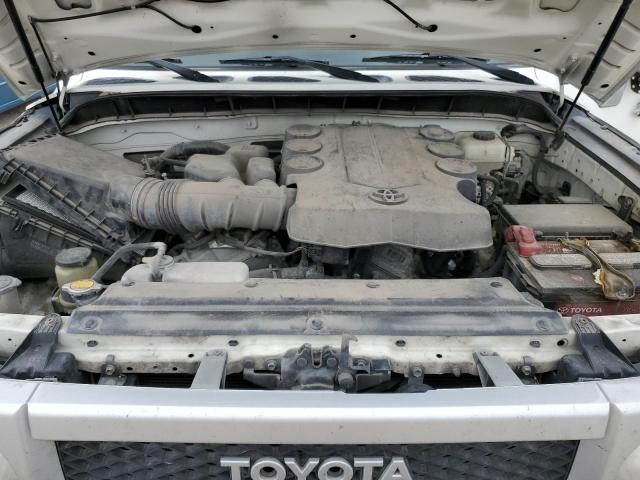 Photo 11 from auction – 2011 TOYOTA FJ CRUISER with VIN JTEBU4BF2BK104269