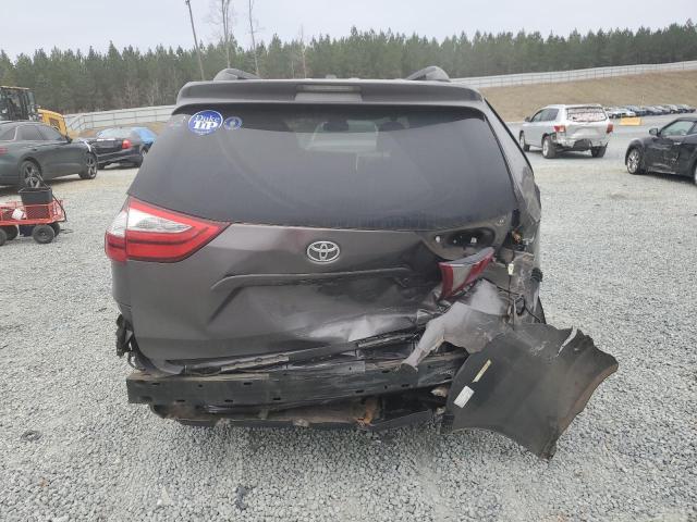 Photo 6 from auction – 2017 TOYOTA SIENNA XLE with VIN 5TDYZ3DC8HS829888