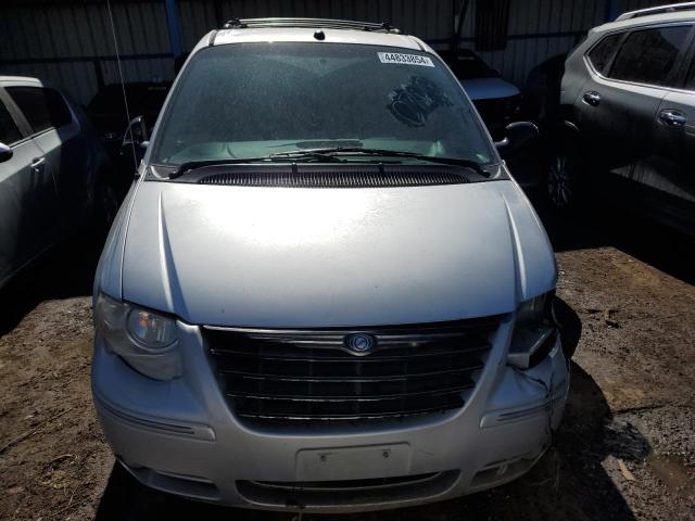 Photo 5 from auction – 2005 CHRYSLER TOWN & COU with VIN 2C8GP54L45R327198