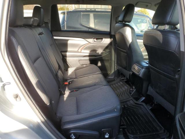 Photo 10 from auction – 2017 TOYOTA HIGHLANDER with VIN 5TDBZRFH1HS406409