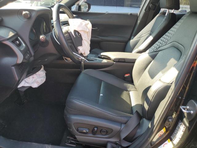 Photo 7 from auction – 2019 LEXUS UX 200 with VIN JTHY3JBH4K2017117