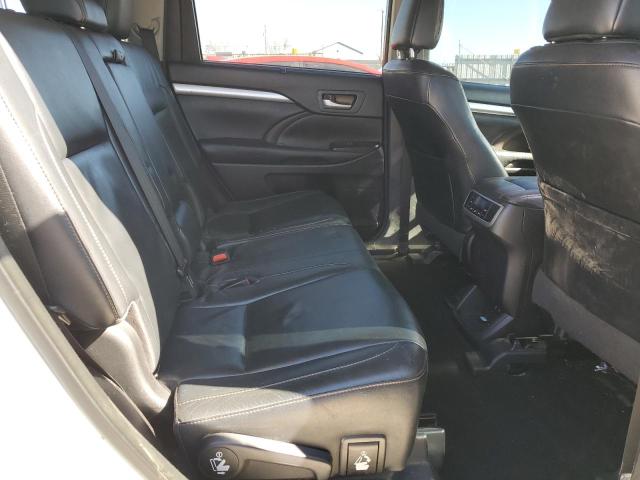 Photo 11 from auction – 2018 TOYOTA HIGHLANDER with VIN 5TDJZRFHXJS490523