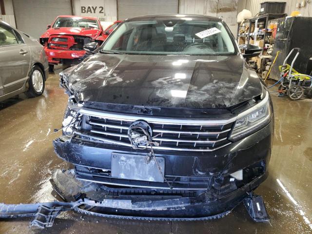 Photo 5 from auction – 2016 VOLKSWAGEN PASSAT SEL with VIN 1VWCT7A30GC014430