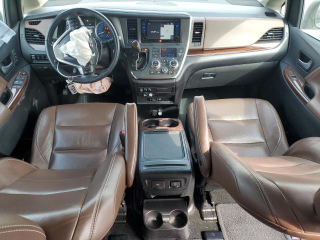 Photo 8 from auction – 2017 TOYOTA SIENNA XLE with VIN 5TDDZ3DC8HS182570