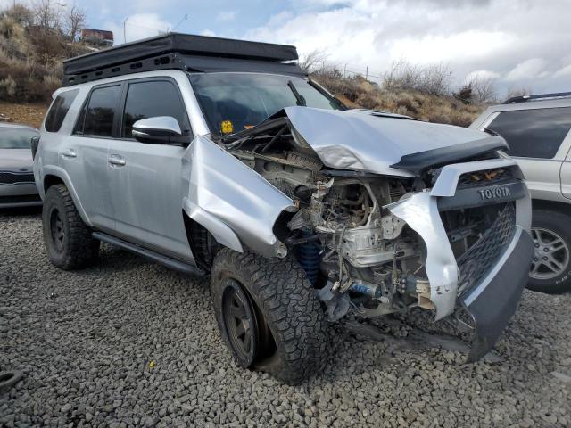 Photo 4 from auction – 2016 TOYOTA 4RUNNER SR with VIN JTEBU5JR5G5298142